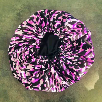 Bonnet en satin de nuit léopard violet kalavy