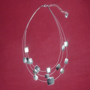 Collier rectangle noir