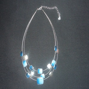 Collier rectangle bleu